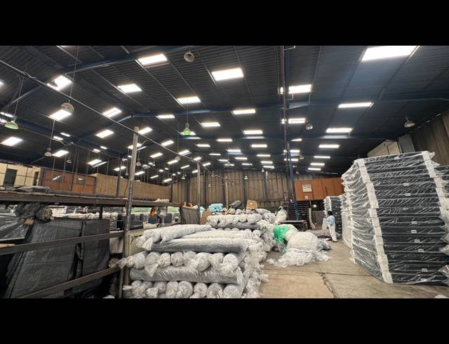 2,900M² WAREHOUSE TO LET IN KEW